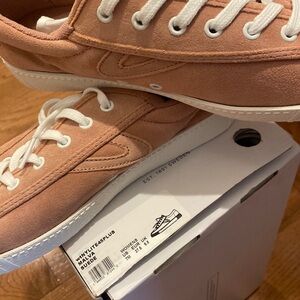 NIB TRETORN Nylite Mauve Suede